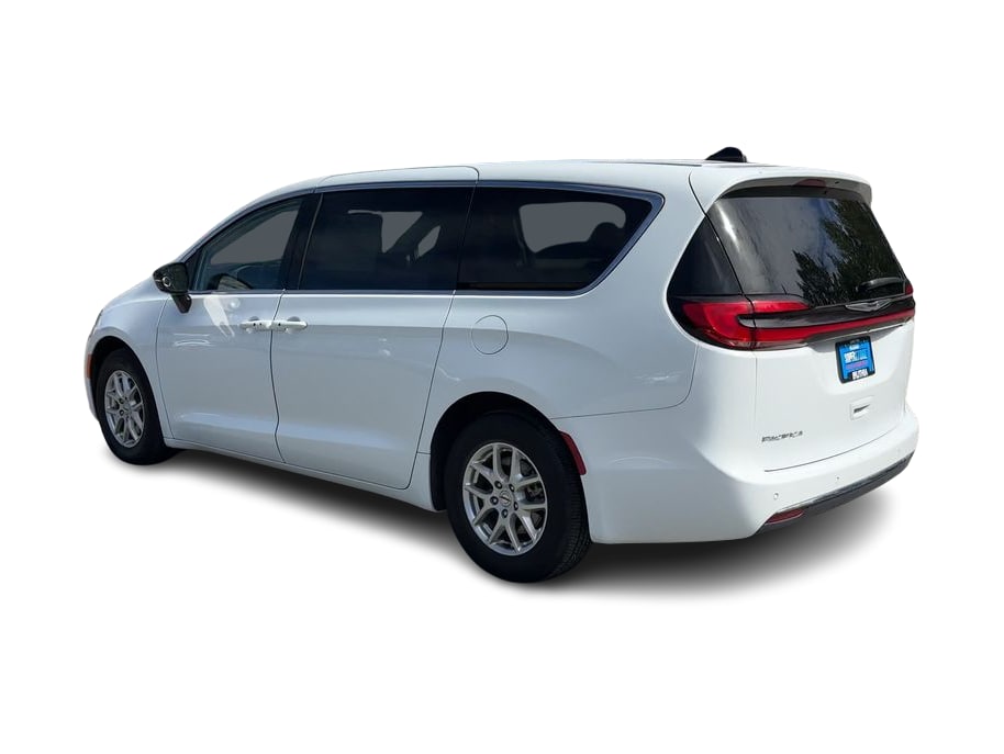 Thumbnail: 2024 Chrysler Pacifica - 4