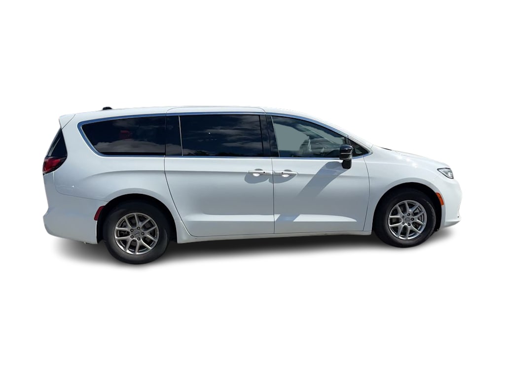 Thumbnail: 2025 Chrysler Pacifica - 25