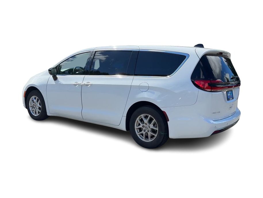 Thumbnail: 2025 Chrysler Pacifica - 4