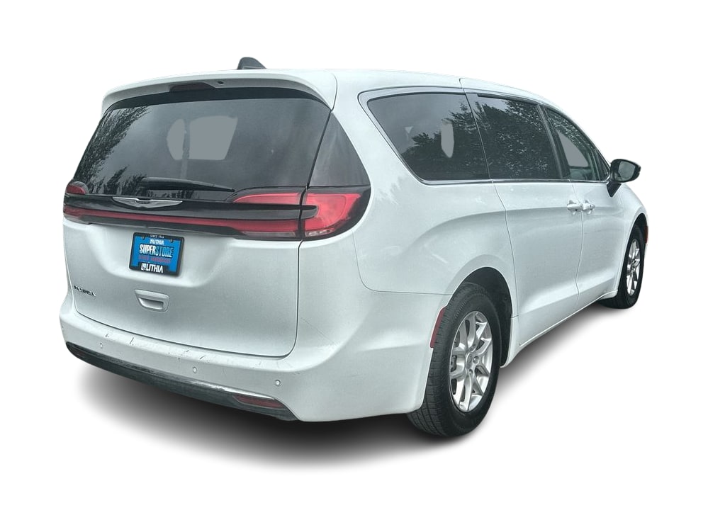 Thumbnail: 2024 Chrysler Pacifica - 16