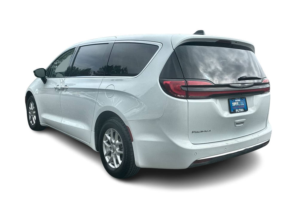 Thumbnail: 2024 Chrysler Pacifica - 4