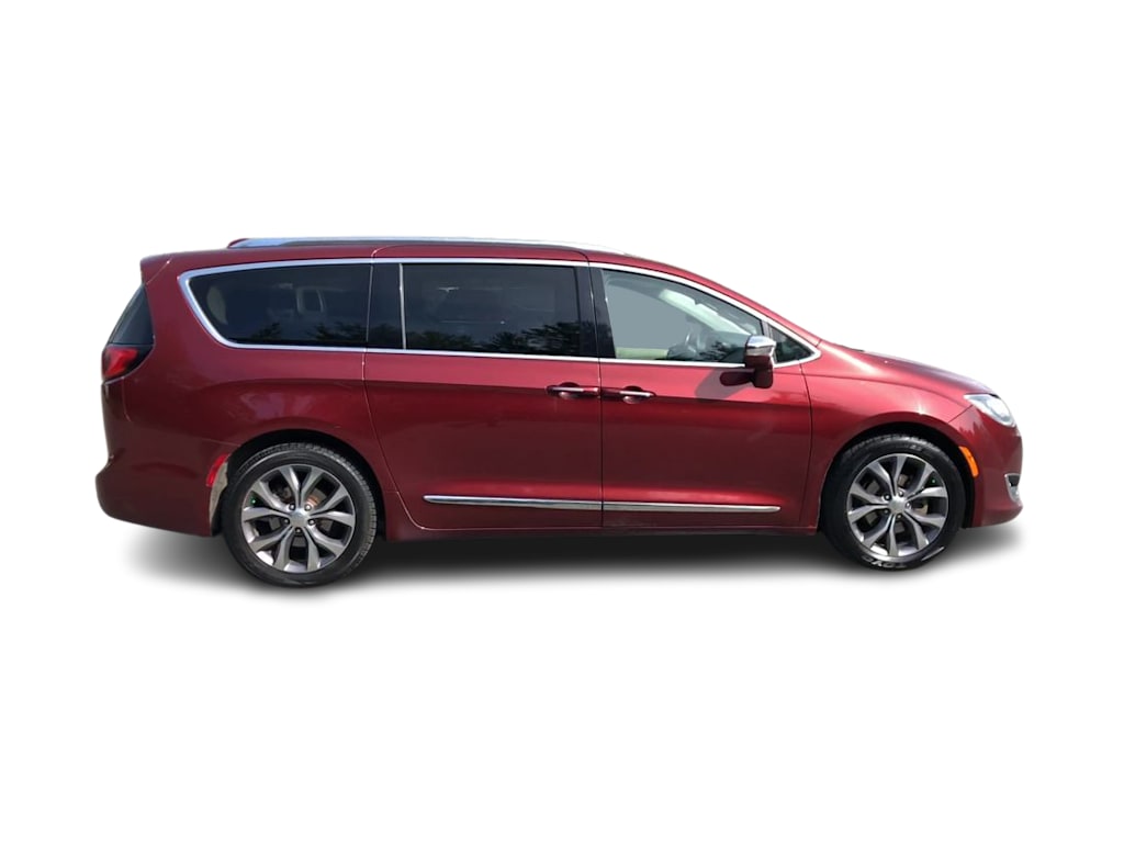 Thumbnail: 2019 Chrysler Pacifica - 23