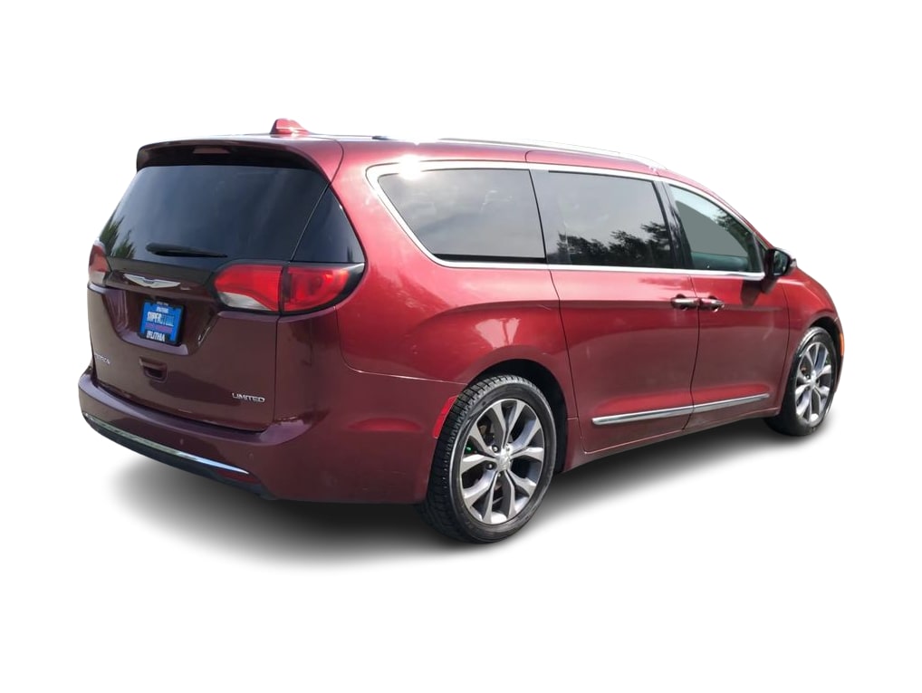 Thumbnail: 2019 Chrysler Pacifica - 21