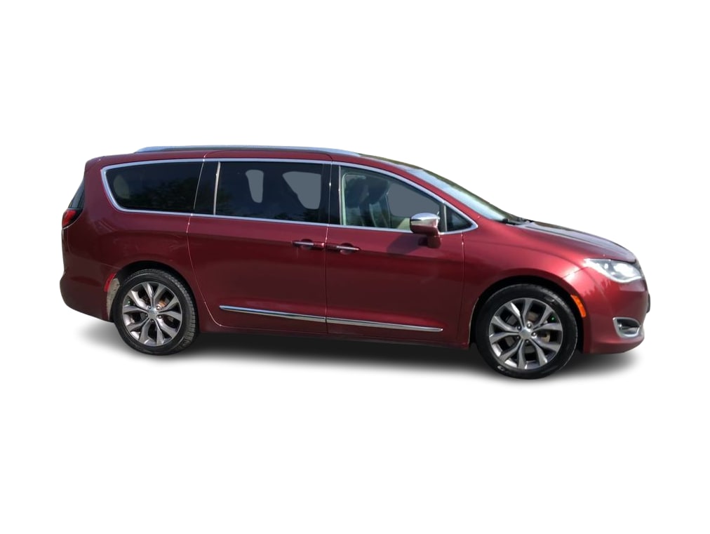 Thumbnail: 2019 Chrysler Pacifica - 24
