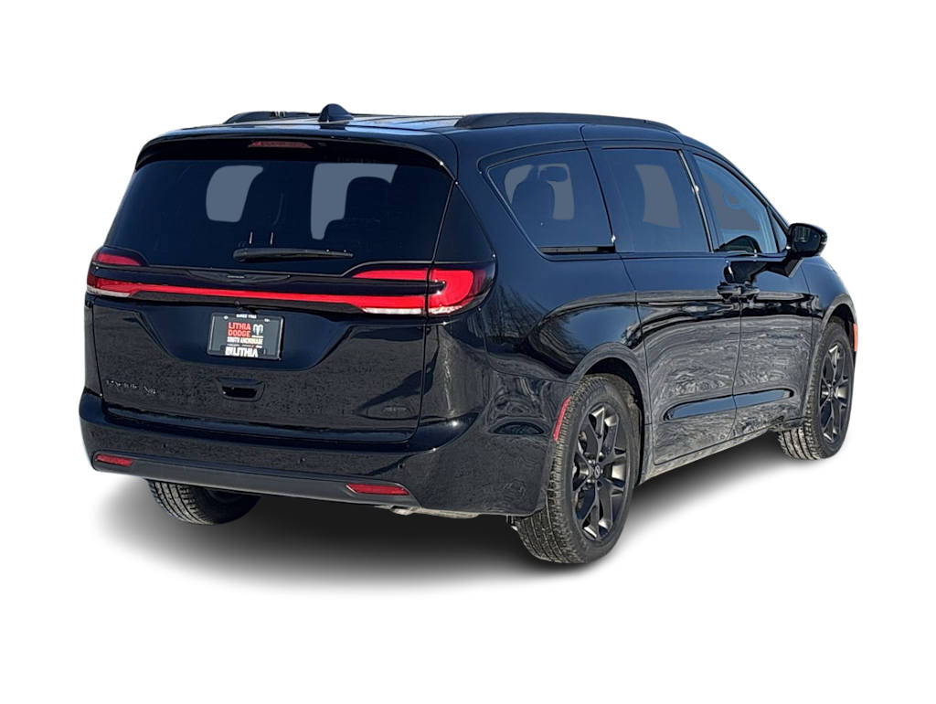 Thumbnail: 2026 Chrysler Pacifica - 17