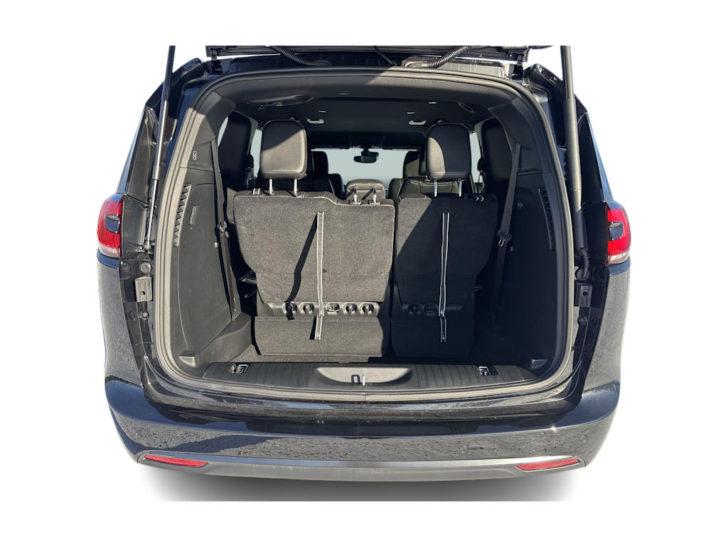 Thumbnail: 2026 Chrysler Pacifica - 14