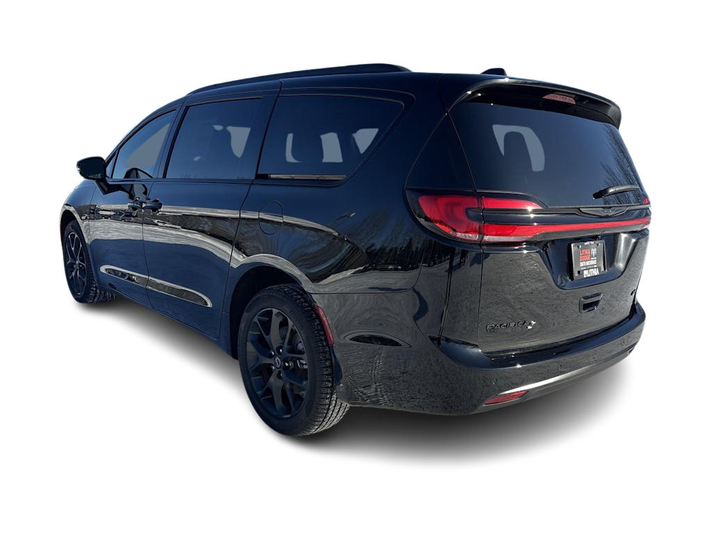 Thumbnail: 2026 Chrysler Pacifica - 16