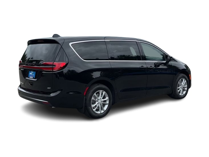 Thumbnail: 2027 Chrysler Pacifica - 25