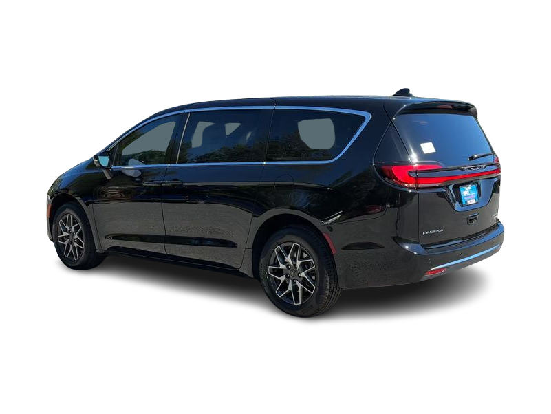 Thumbnail: 2027 Chrysler Pacifica - 4