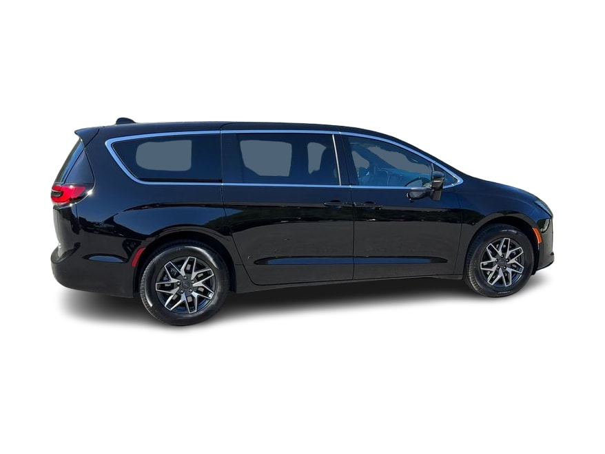 Thumbnail: 2027 Chrysler Pacifica - 24