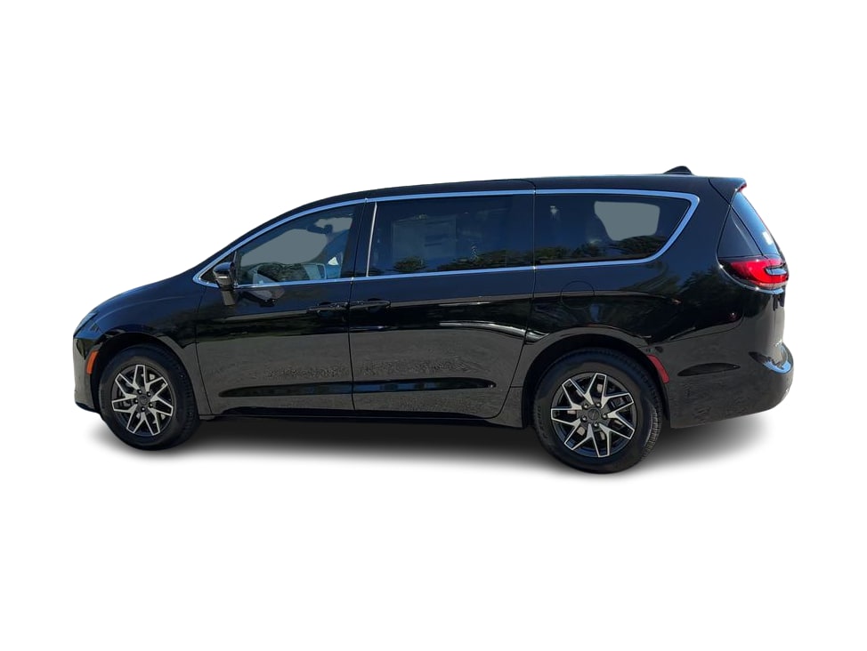 Thumbnail: 2027 Chrysler Pacifica - 20