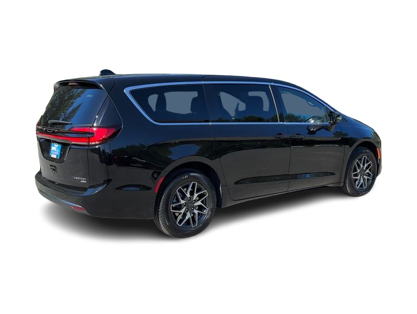 Thumbnail: 2027 Chrysler Pacifica - 23