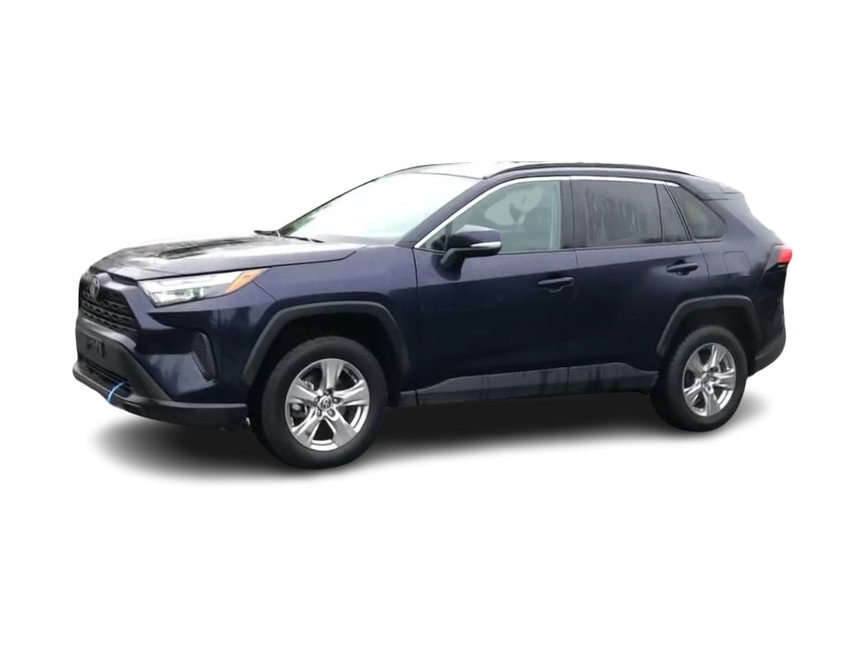 2022 Toyota RAV4 XLE 3