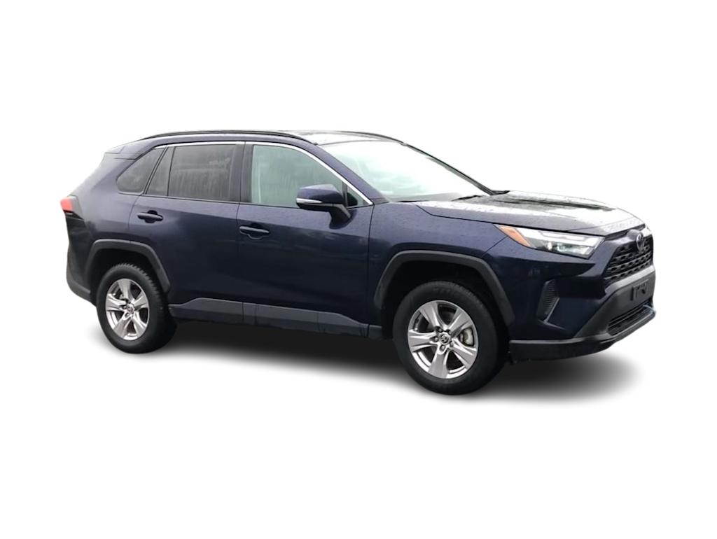 2022 Toyota RAV4 XLE 26