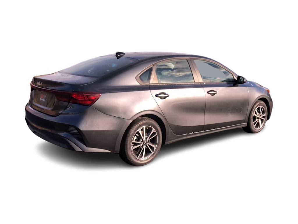 Thumbnail: 2024 Kia Forte - 25