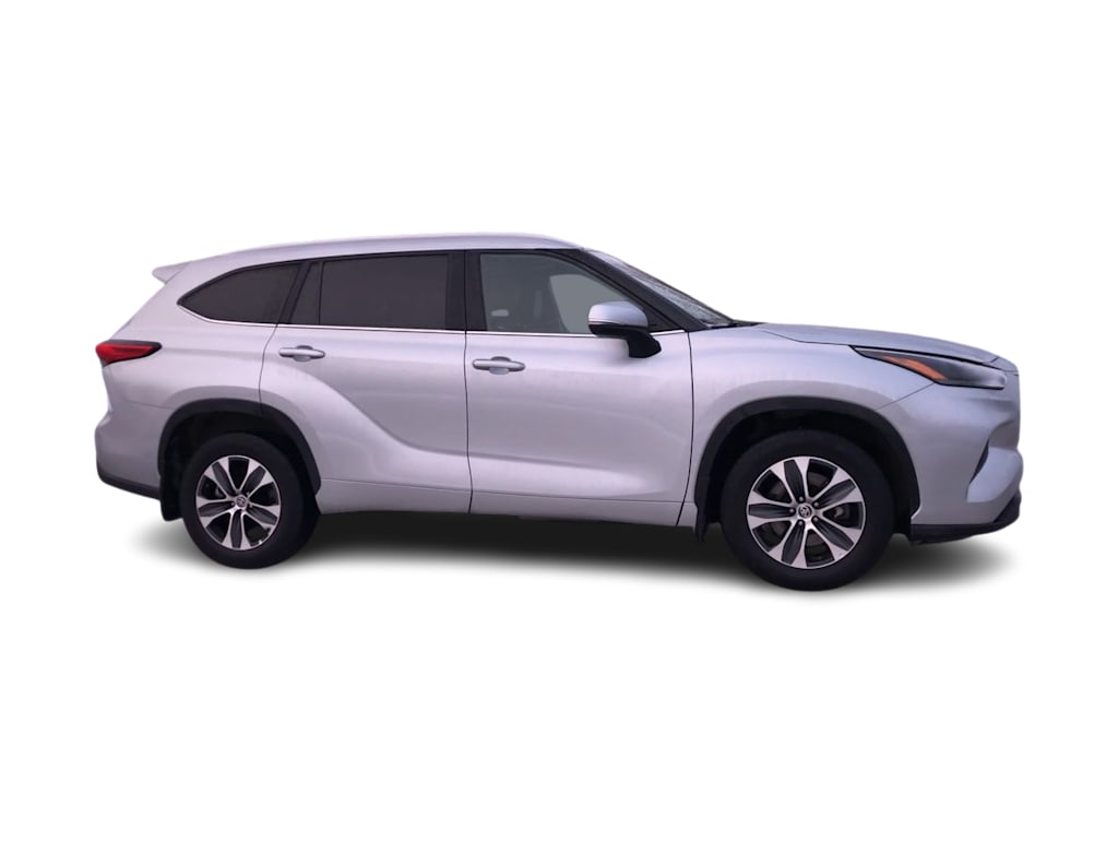 Thumbnail: 2023 Toyota Highlander - 19