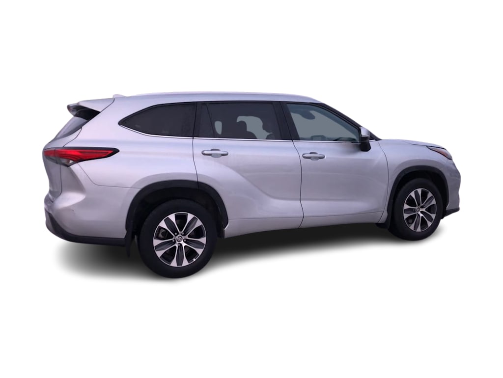 Thumbnail: 2023 Toyota Highlander - 17
