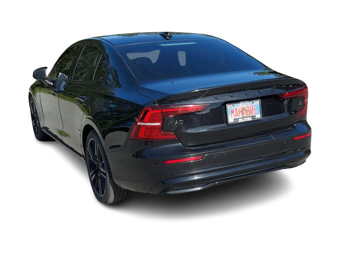 Thumbnail: 2024 Volvo S60 - 21