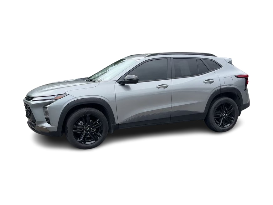 Thumbnail: 2025 Chevrolet Trax - 3