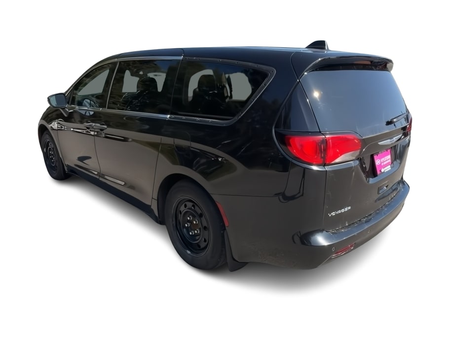 Thumbnail: 2020 Chrysler Voyager - 4