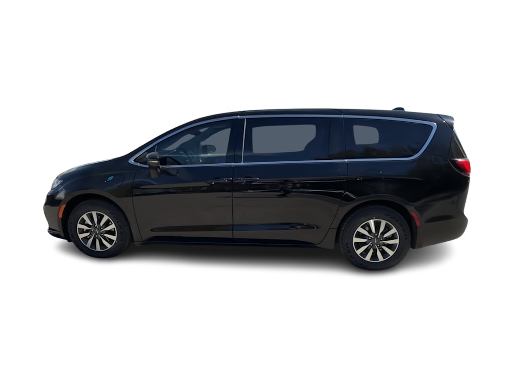 Thumbnail: 2024 Chrysler Pacifica - 3