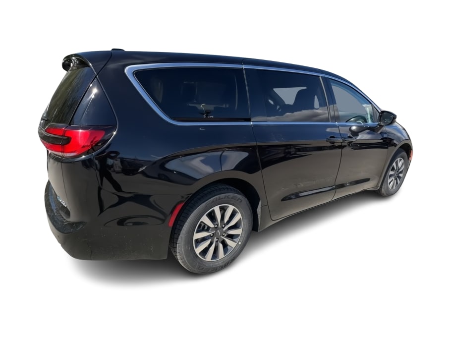 Thumbnail: 2024 Chrysler Pacifica - 17