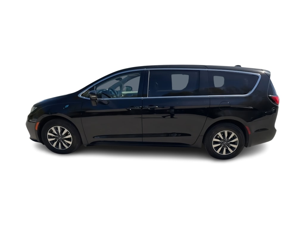 Thumbnail: 2024 Chrysler Pacifica - 3