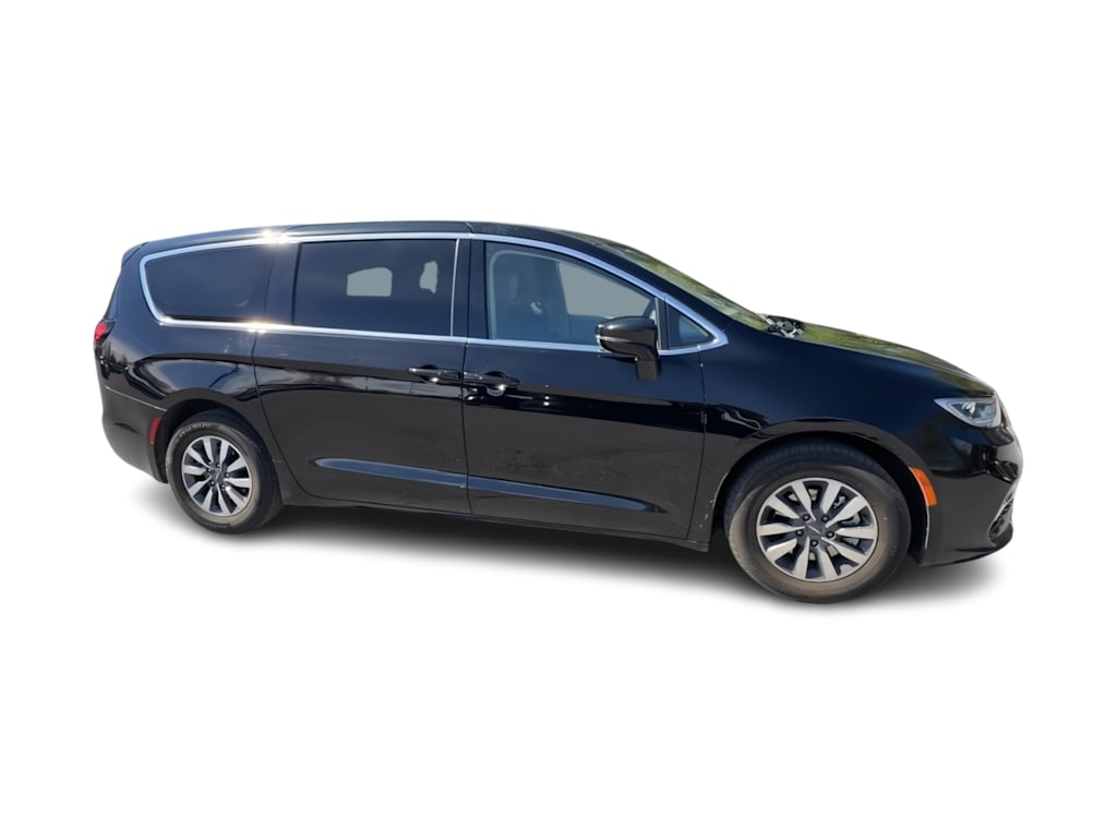 Thumbnail: 2024 Chrysler Pacifica - 17