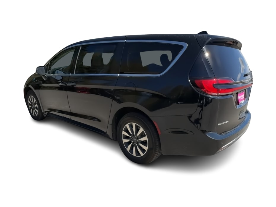 Thumbnail: 2024 Chrysler Pacifica - 4
