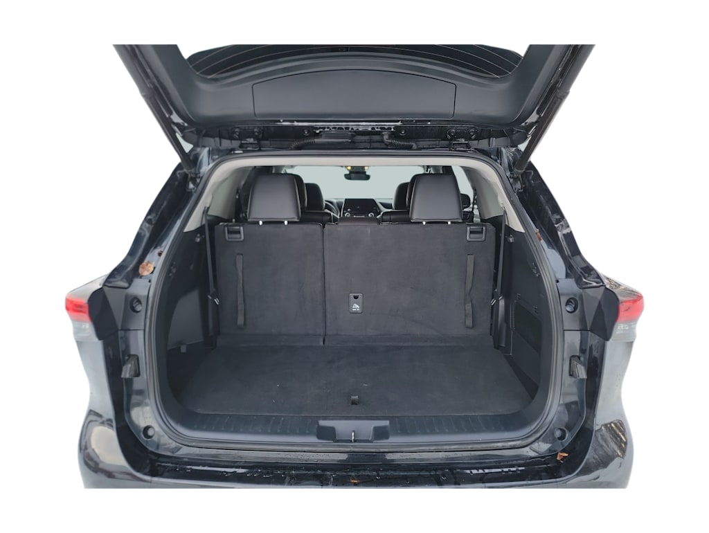 Thumbnail: 2023 Toyota Highlander - 16