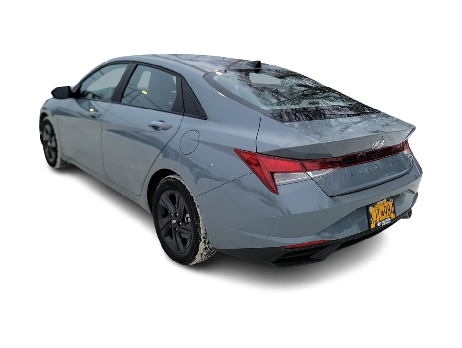 Thumbnail: 2023 Hyundai Elantra - 4