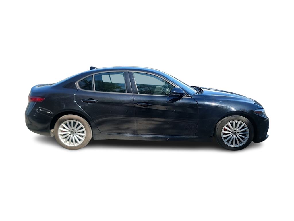 Thumbnail: 2023 Alfa Romeo Giulia - 23