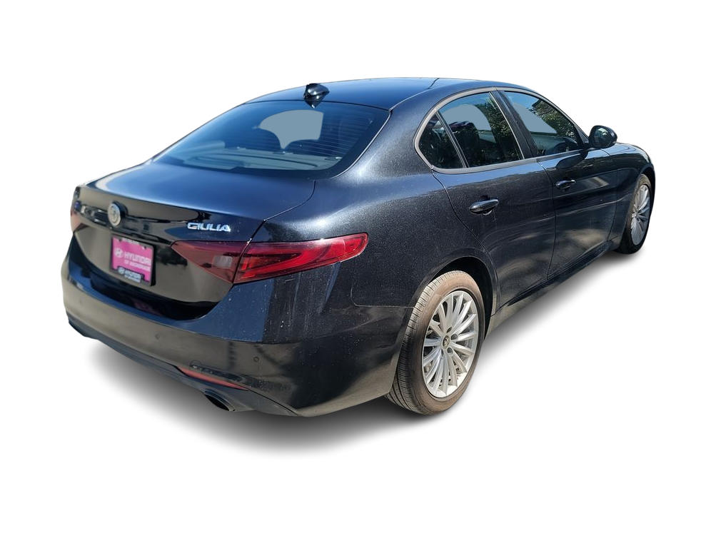 Thumbnail: 2023 Alfa Romeo Giulia - 22