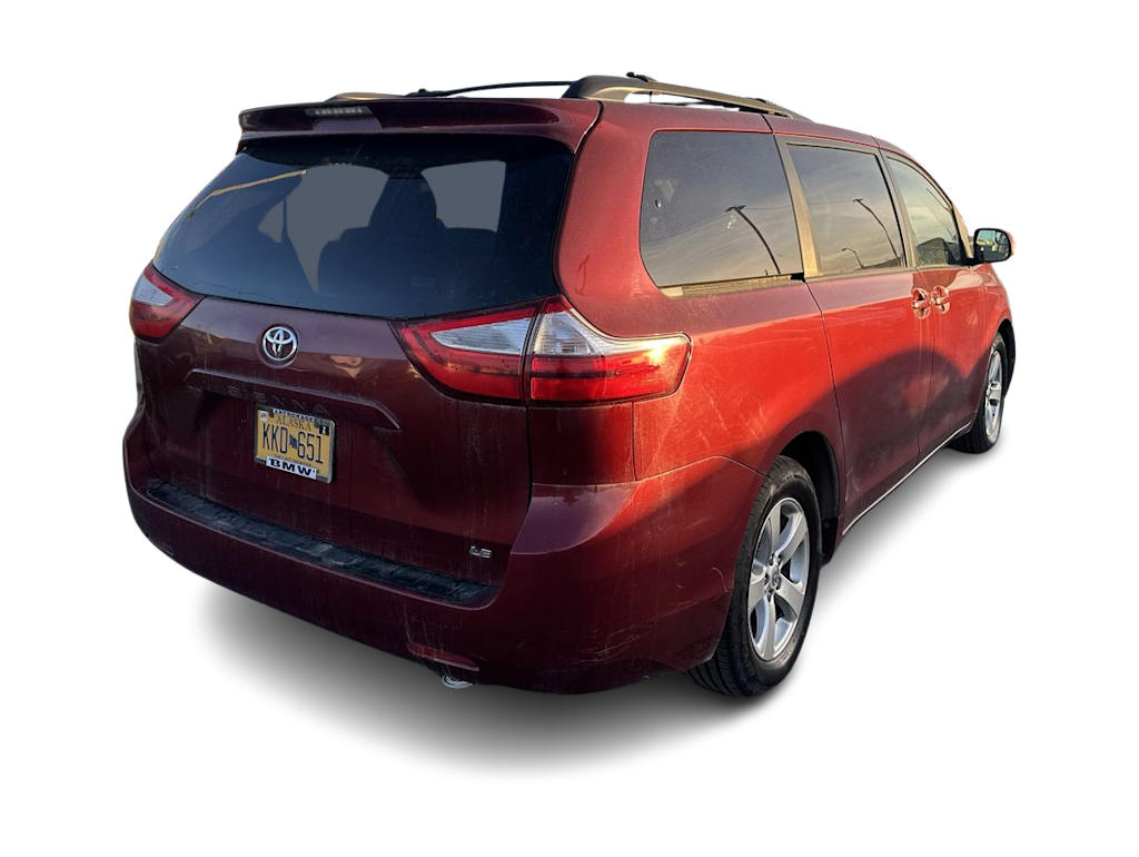Thumbnail: 2017 Toyota Sienna - 22