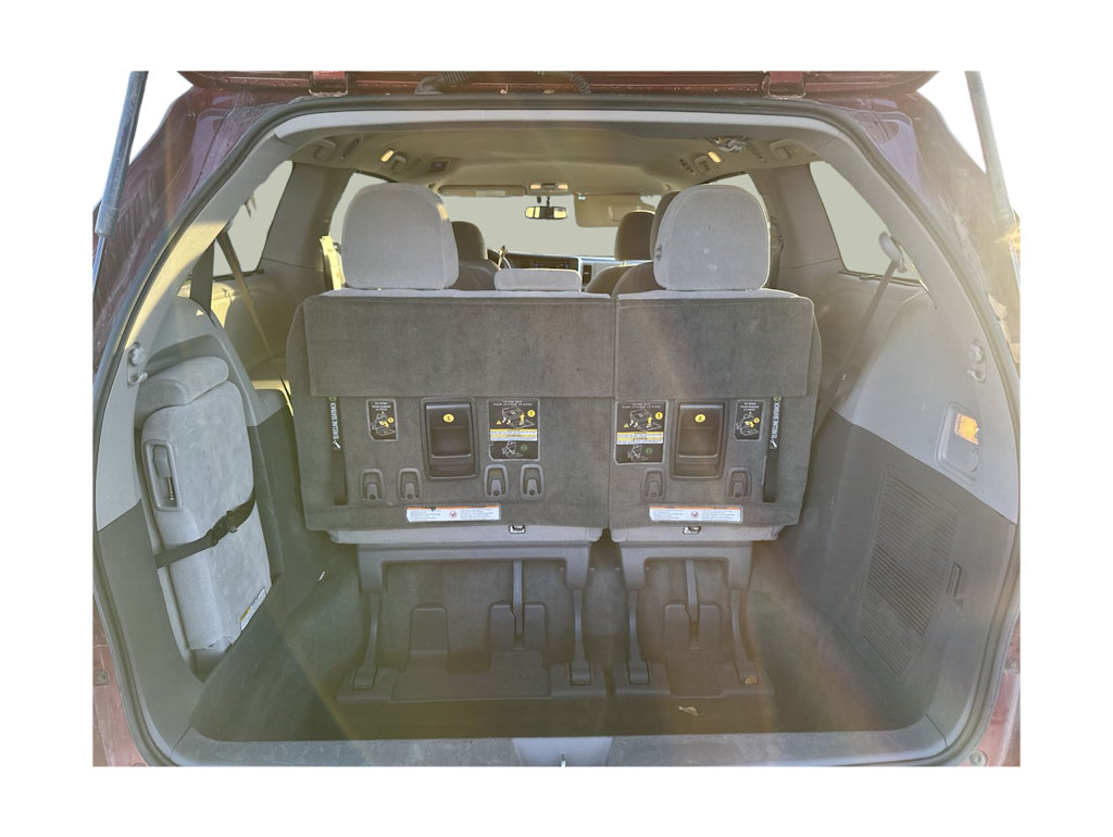 Thumbnail: 2017 Toyota Sienna - 11