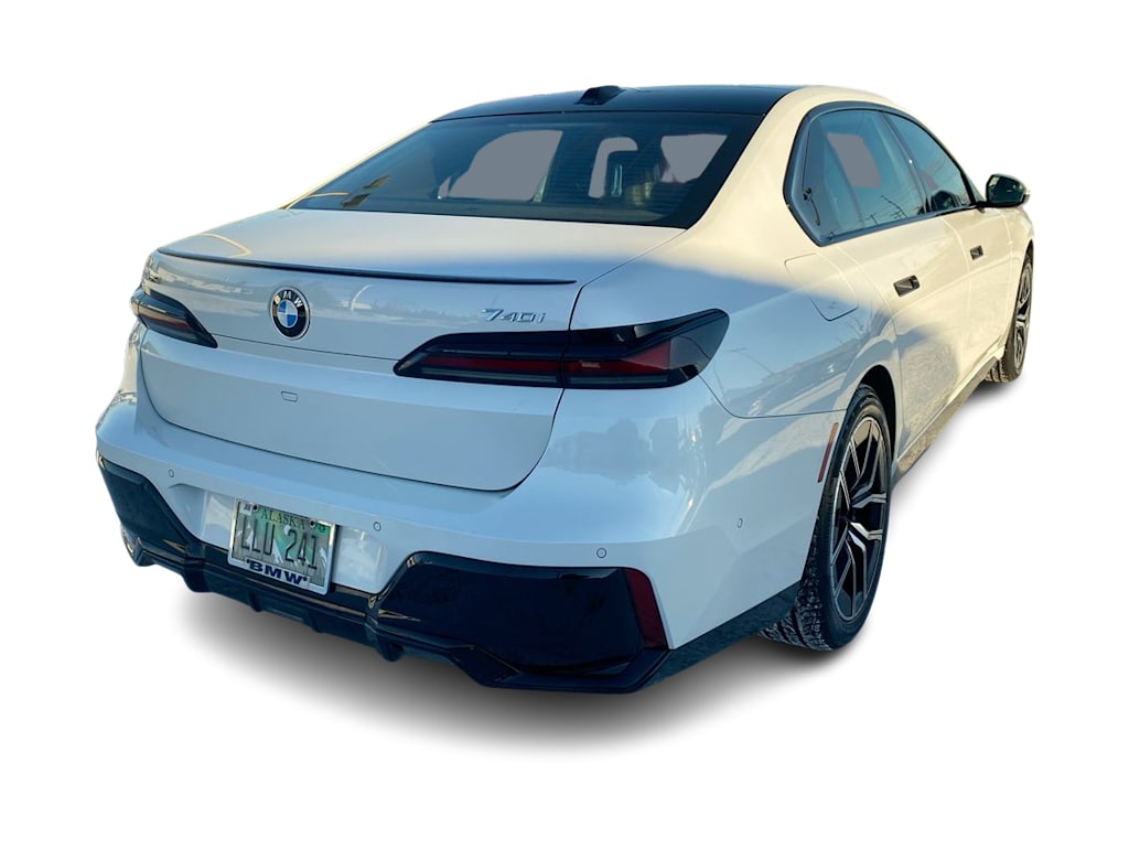 Thumbnail: 2024 BMW 7 Series - 22