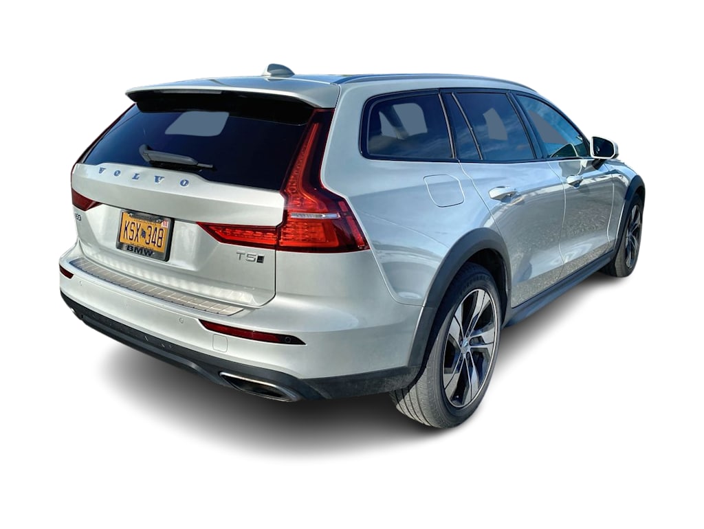 Thumbnail: 2020 Volvo V60 - 29