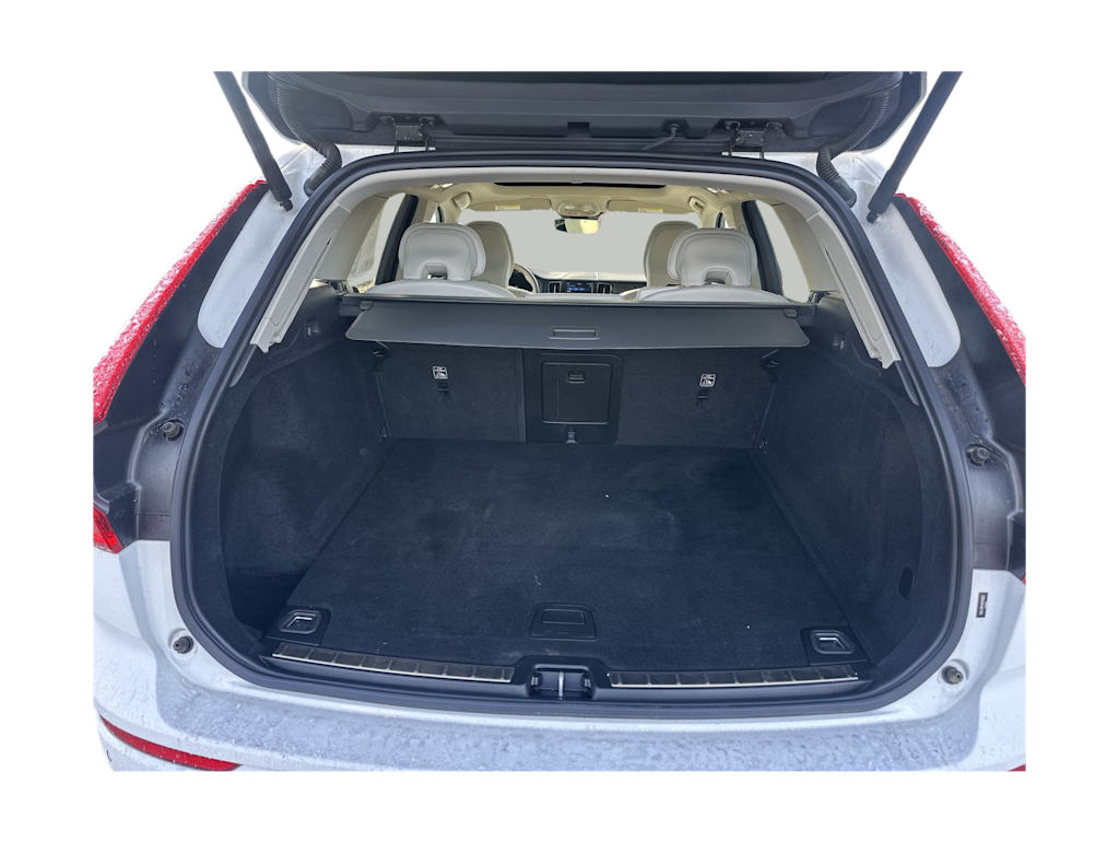 Thumbnail: 2022 Volvo XC60 - 21