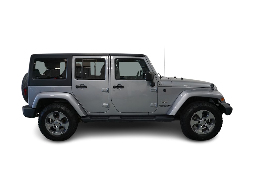 2018 Jeep Wrangler Unlimited Sahara 16