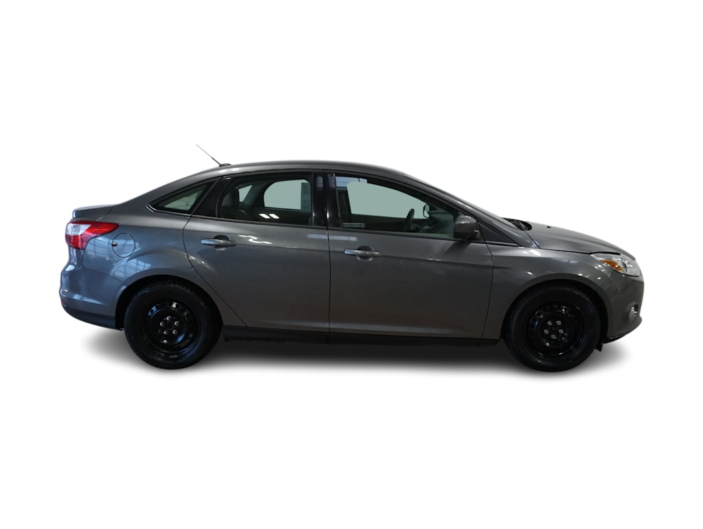 2012 Ford Focus SE 16