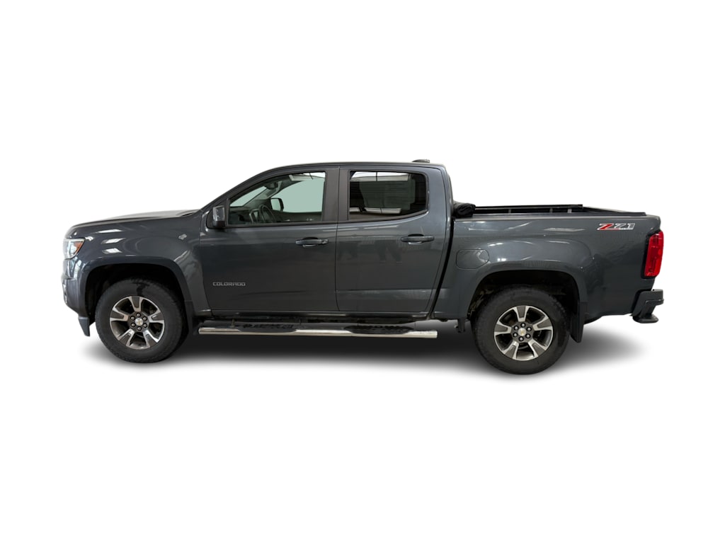 Thumbnail: 2017 Chevrolet Colorado - 3