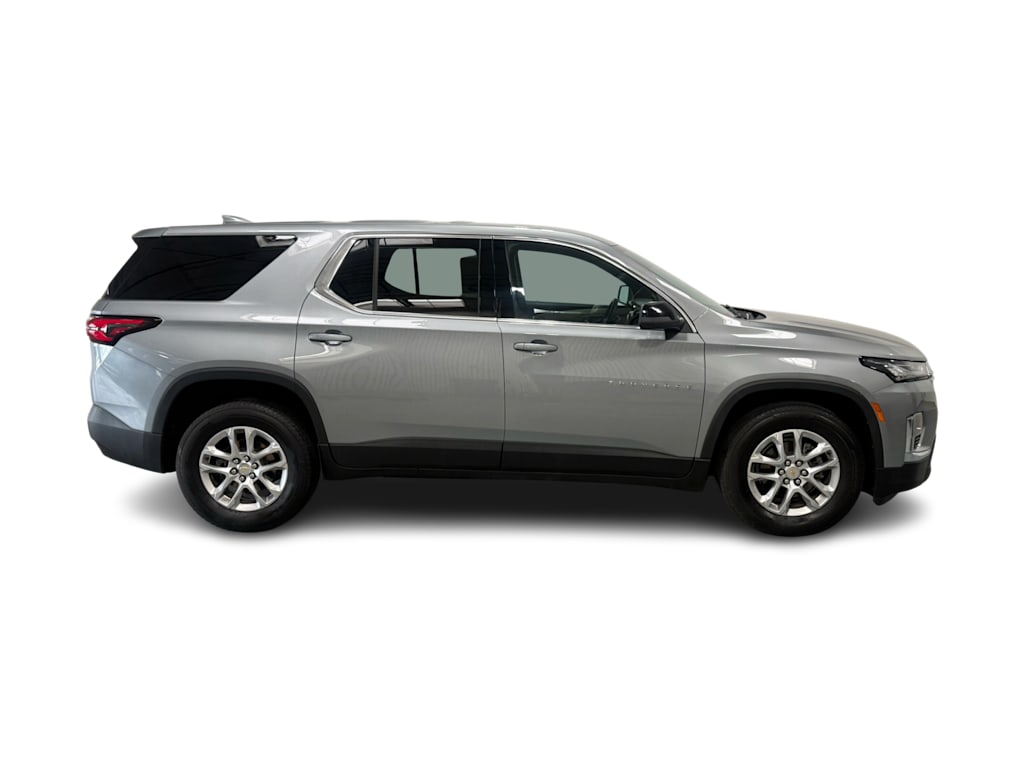 Thumbnail: 2023 Chevrolet Traverse - 14