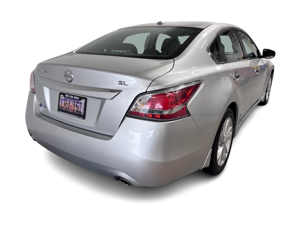 Thumbnail: 2015 Nissan Altima - 16