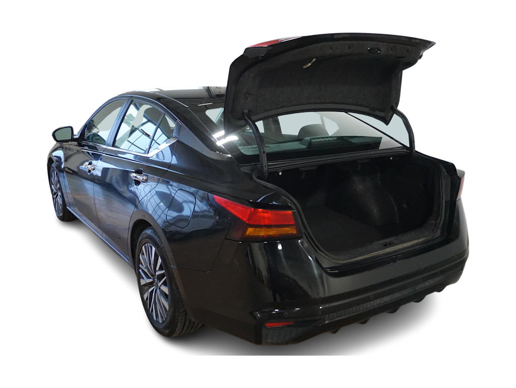 Thumbnail: 2023 Nissan Altima - 12