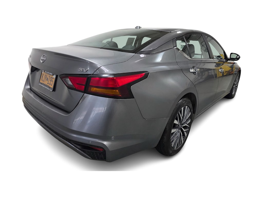 Thumbnail: 2023 Nissan Altima - 16