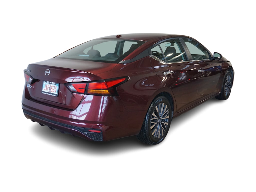 Thumbnail: 2023 Nissan Altima - 15