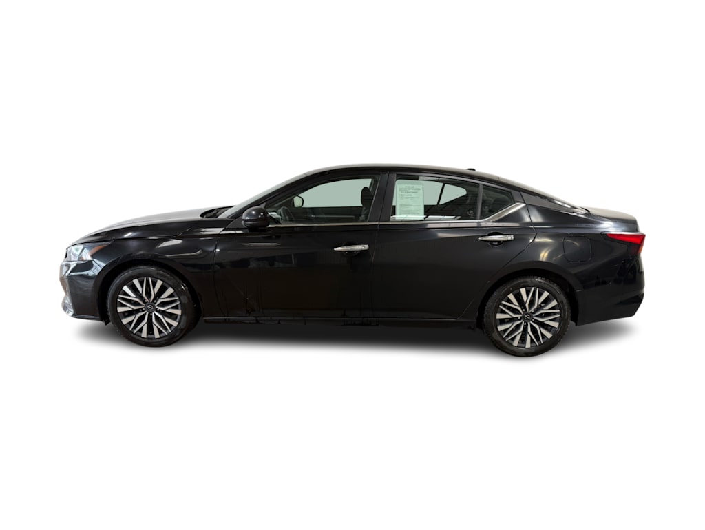 Thumbnail: 2023 Nissan Altima - 3
