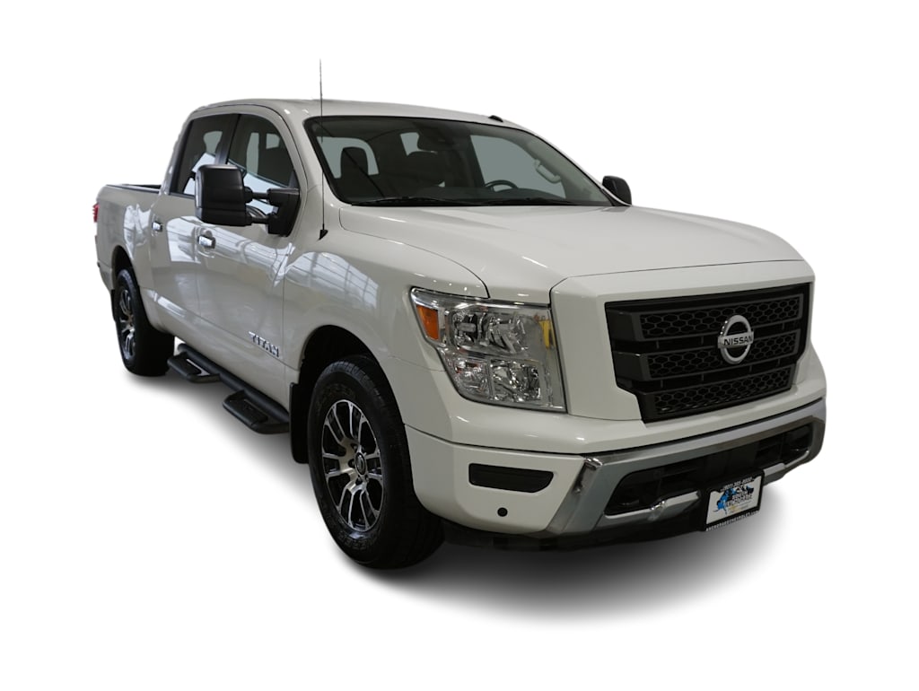 2021 Nissan Titan SV 17