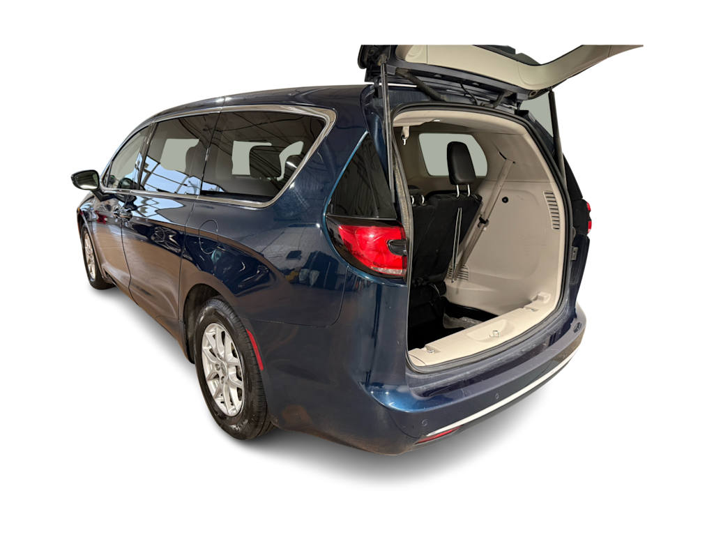 Thumbnail: 2023 Chrysler Pacifica - 12
