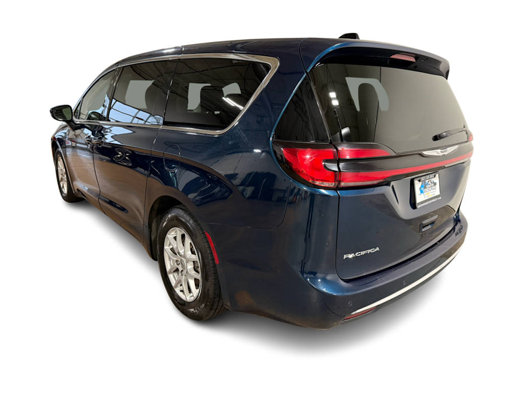 Thumbnail: 2023 Chrysler Pacifica - 4